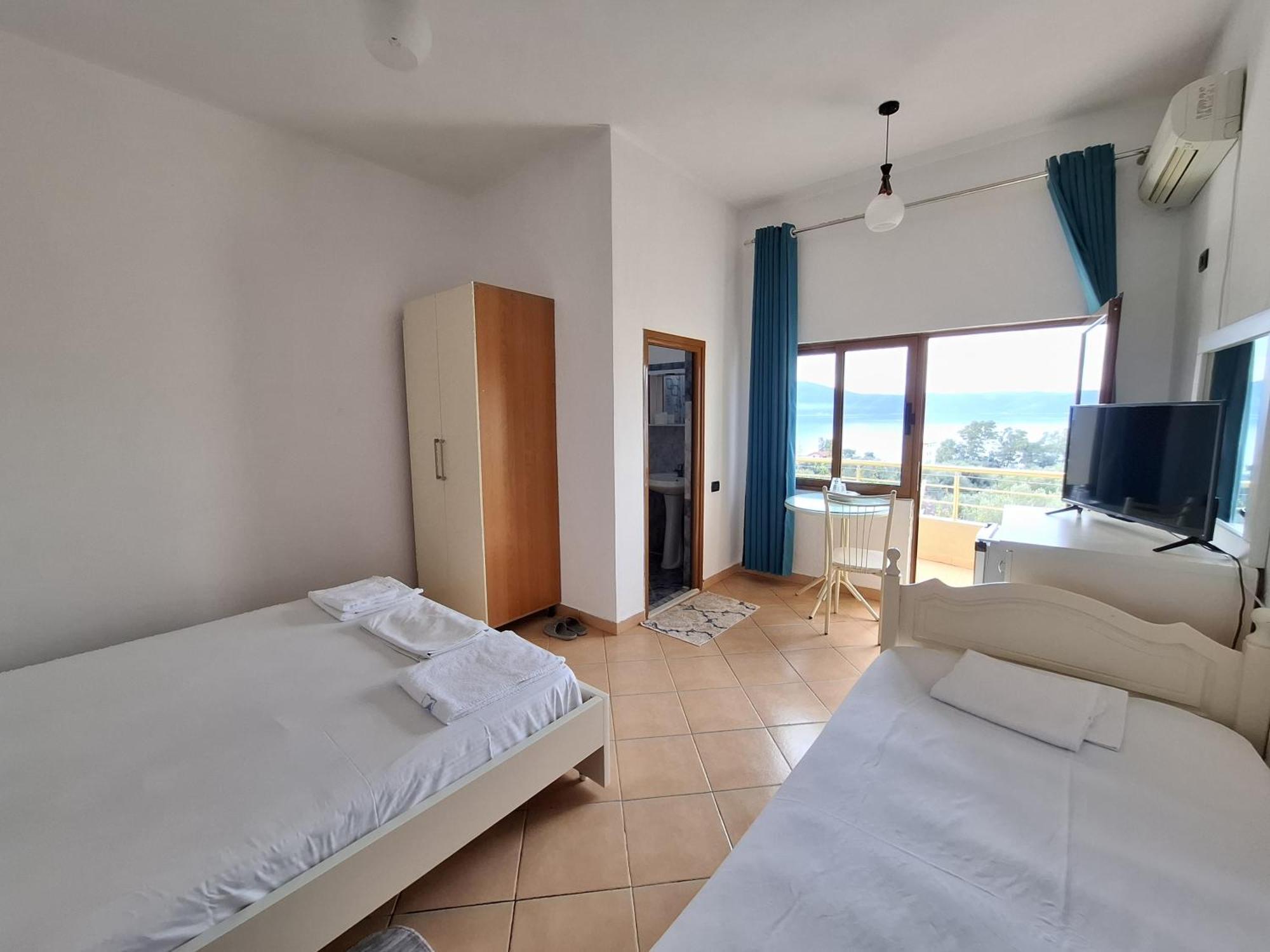 Radhimë Hotel Sirena מראה חיצוני תמונה