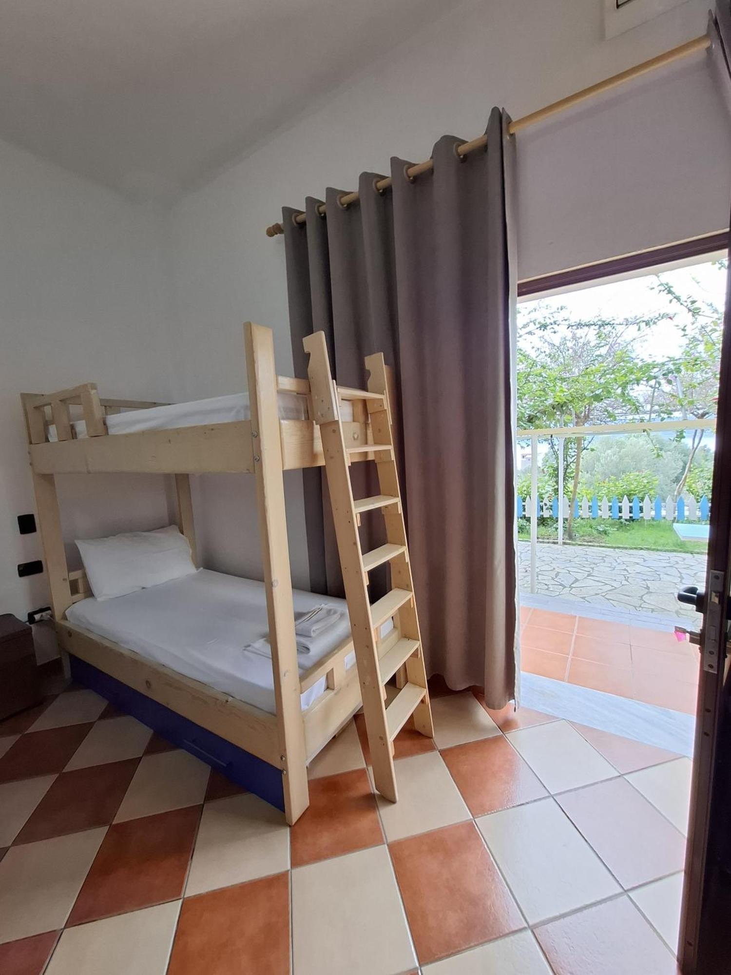 Radhimë Hotel Sirena מראה חיצוני תמונה